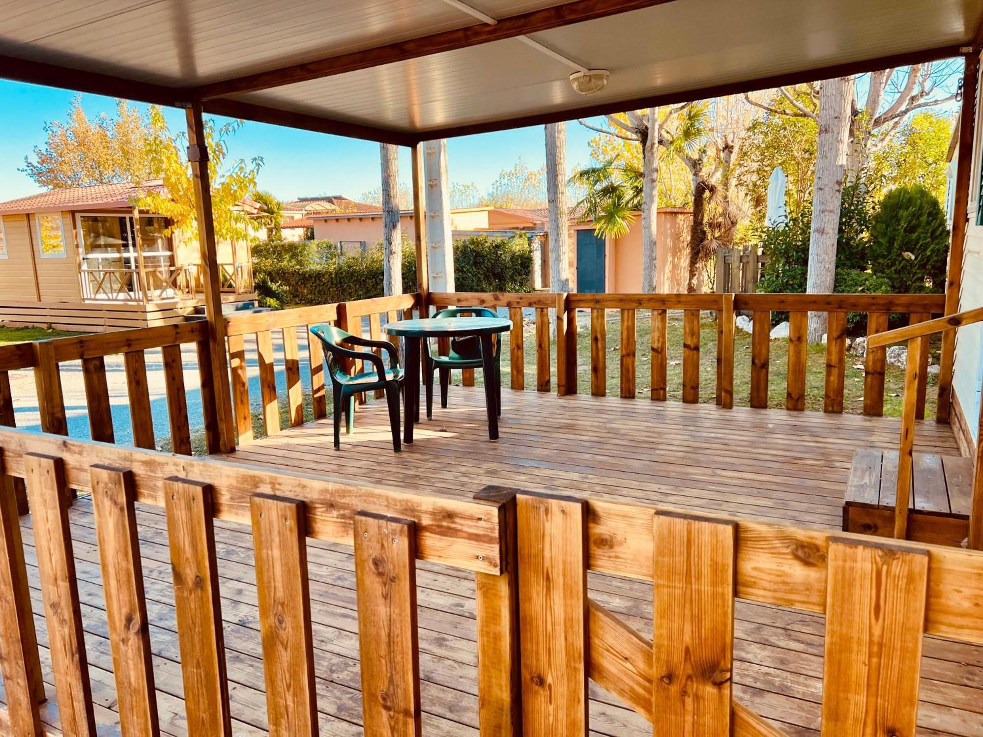 Camping Bungalow El Llac De Banyoles Porqueres Екстер'єр фото
