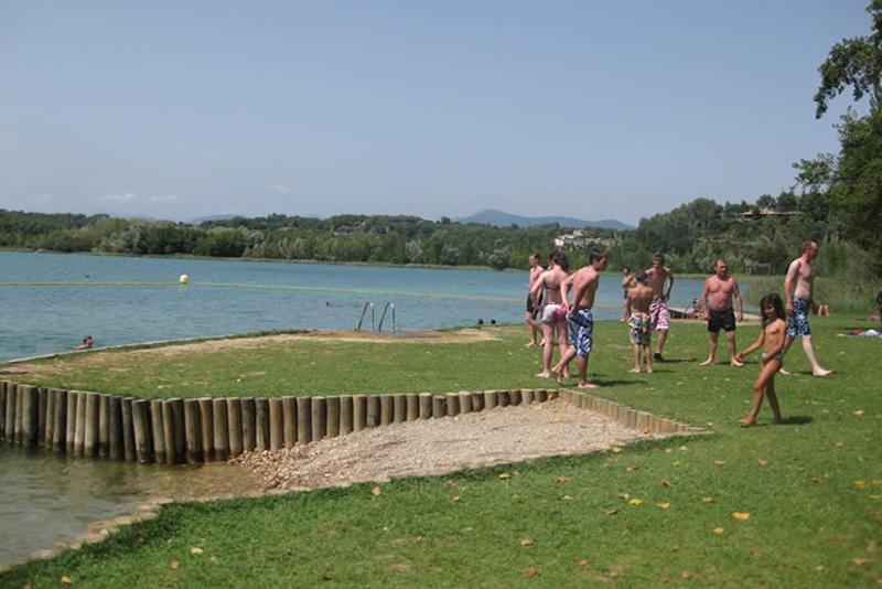 Camping Bungalow El Llac De Banyoles Porqueres Екстер'єр фото