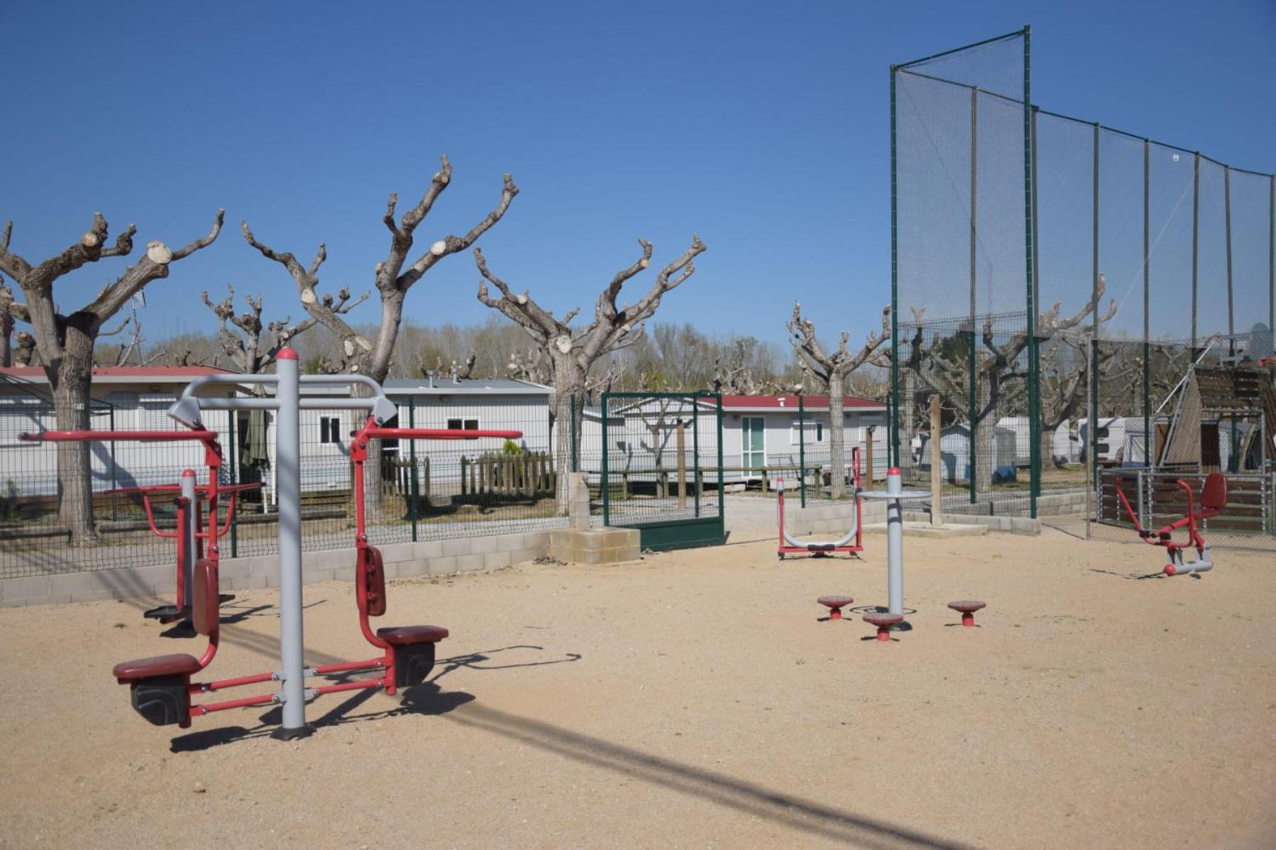 Camping Bungalow El Llac De Banyoles Porqueres Екстер'єр фото