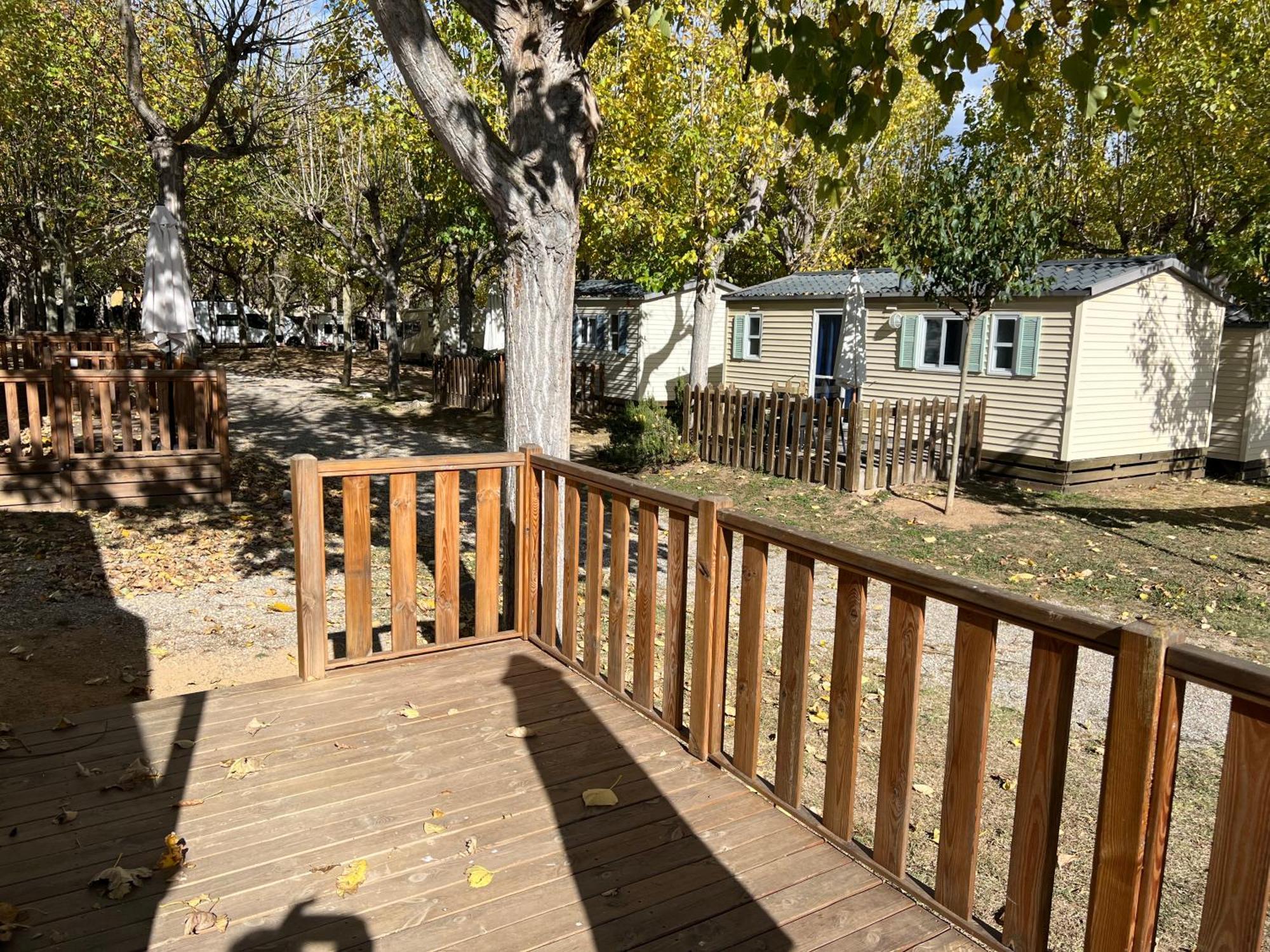 Camping Bungalow El Llac De Banyoles Porqueres Екстер'єр фото